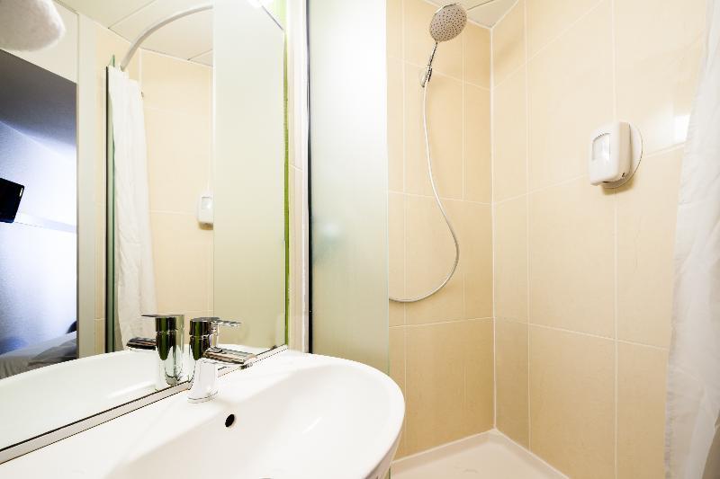 Maurepas Hotel 2*
