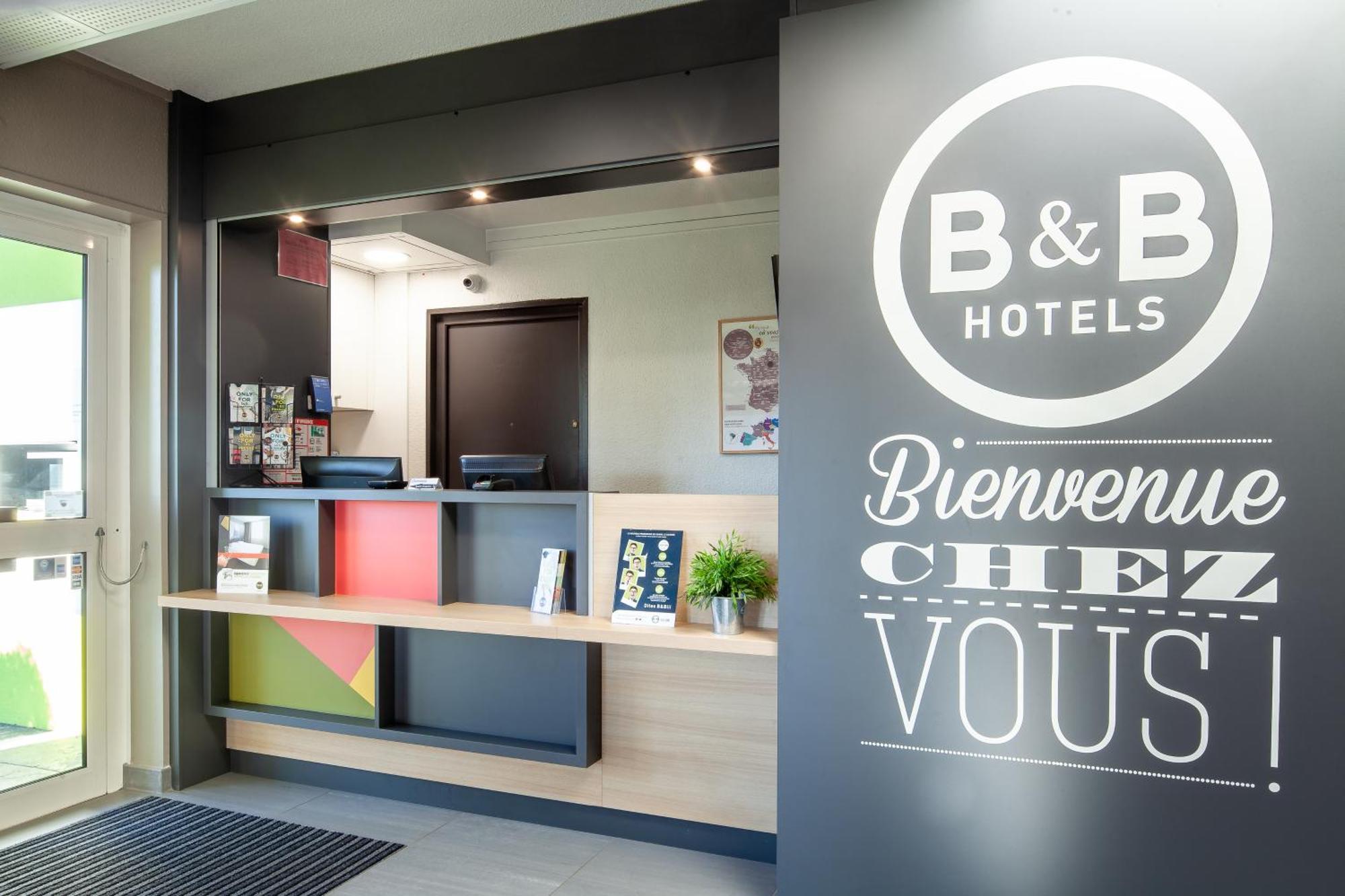 B&B Hôtel MAUREPAS Hotel 2*