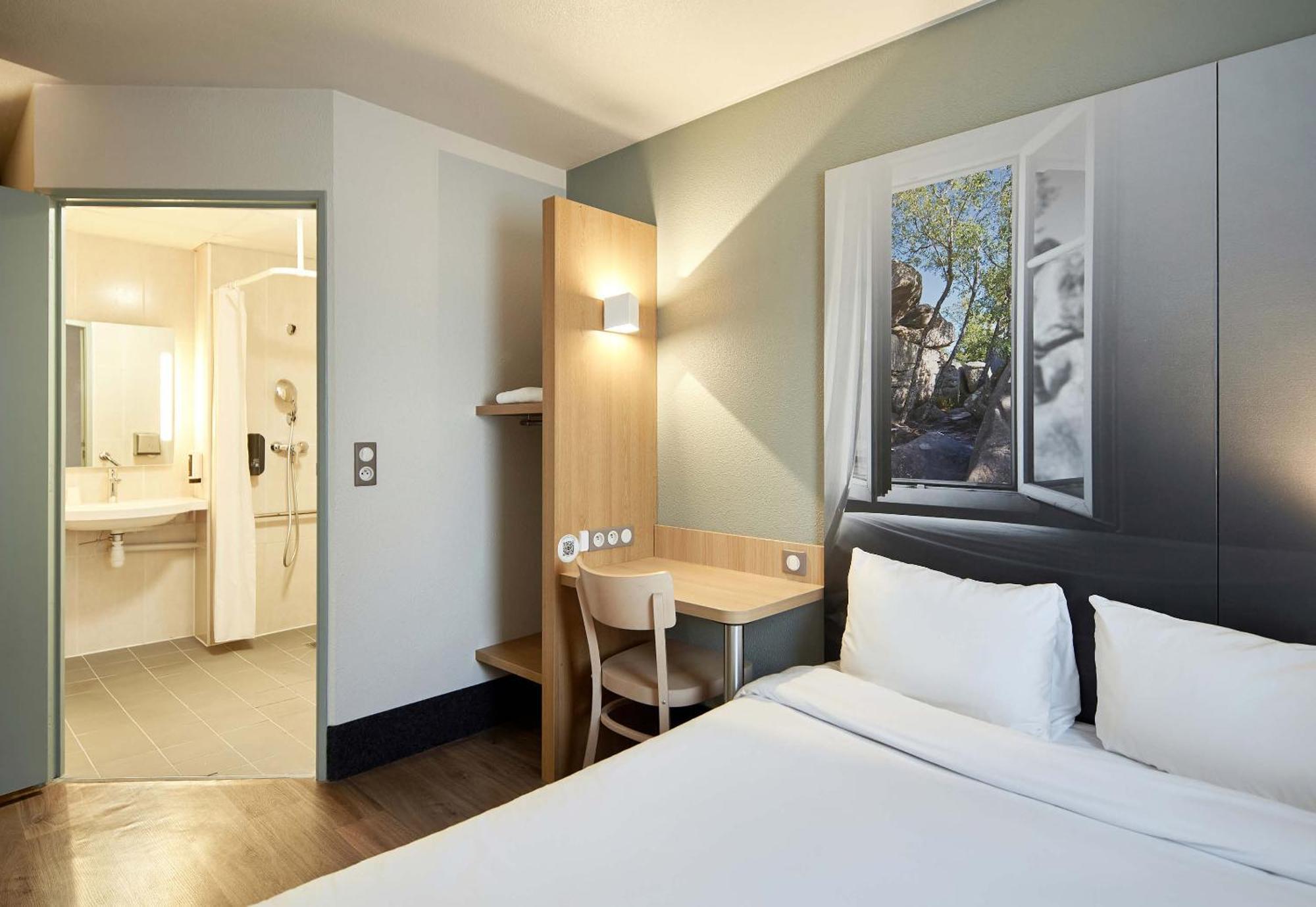 Maurepas Hotel 2*