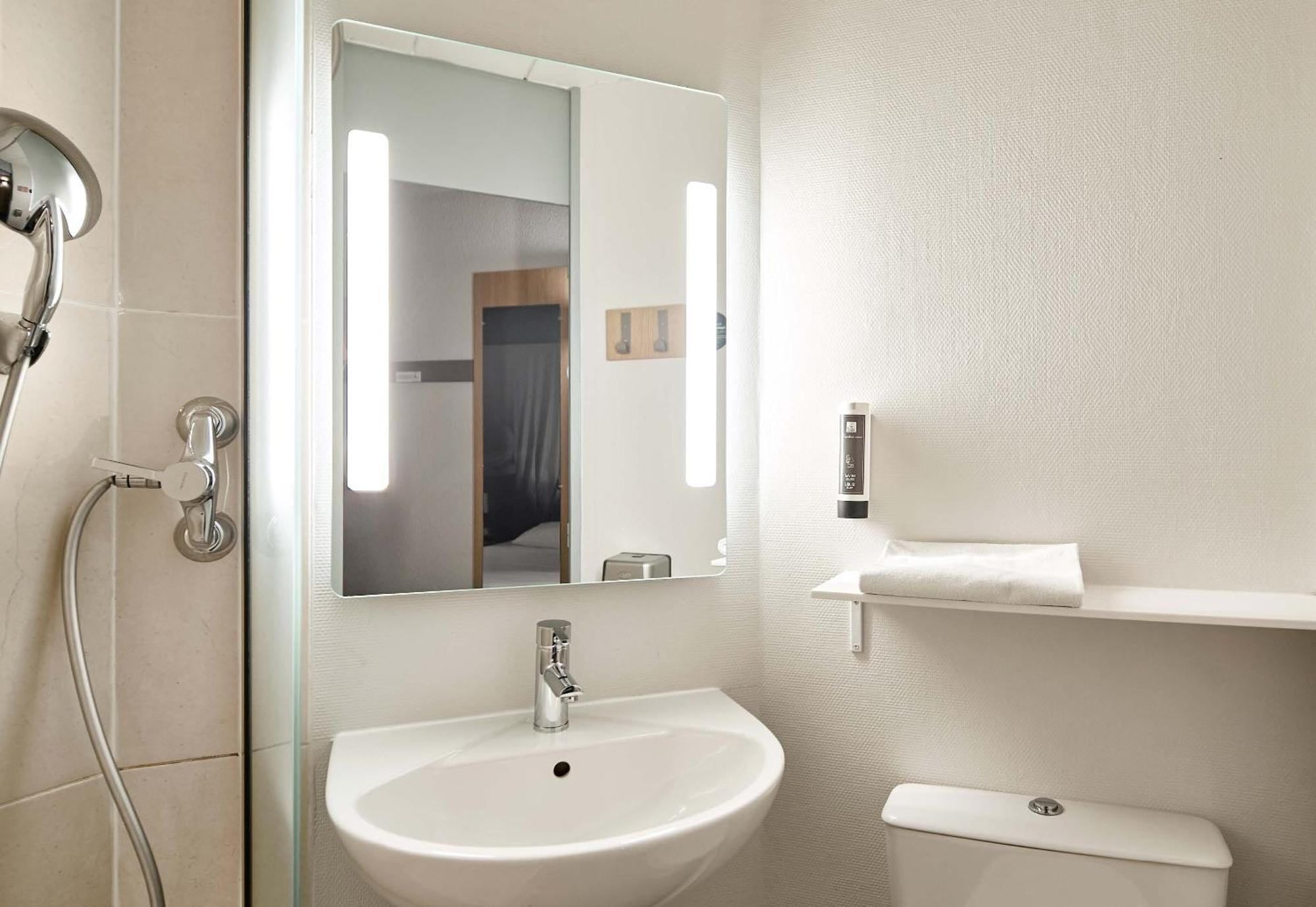 B&B Hôtel MAUREPAS